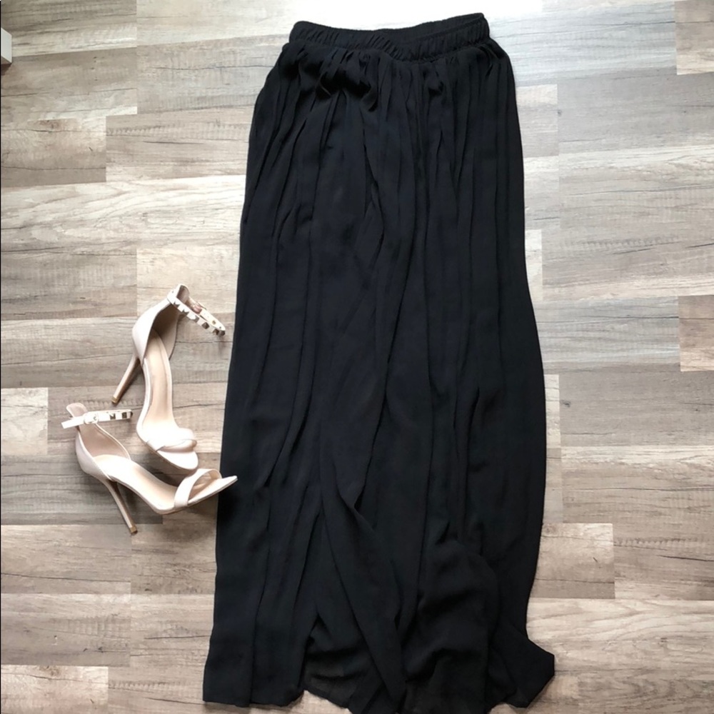 Forever 21 black maxi skirt